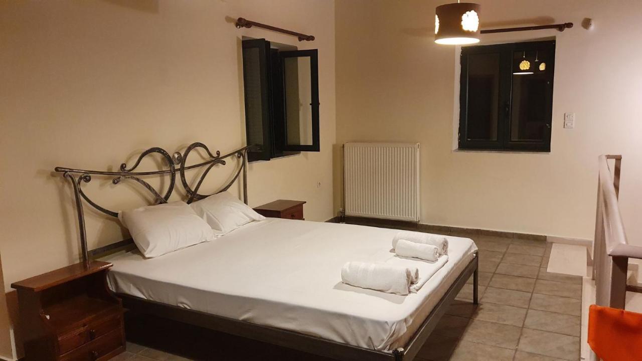Appartement Frigano 1 à Stoúpa Extérieur photo